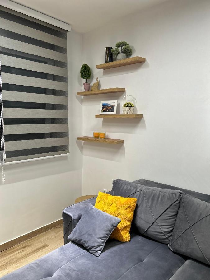 Apartman Lux-Besplatno Koriscenje Zasebne Garaze Sremska Mitrovica Eksteriør bilde
