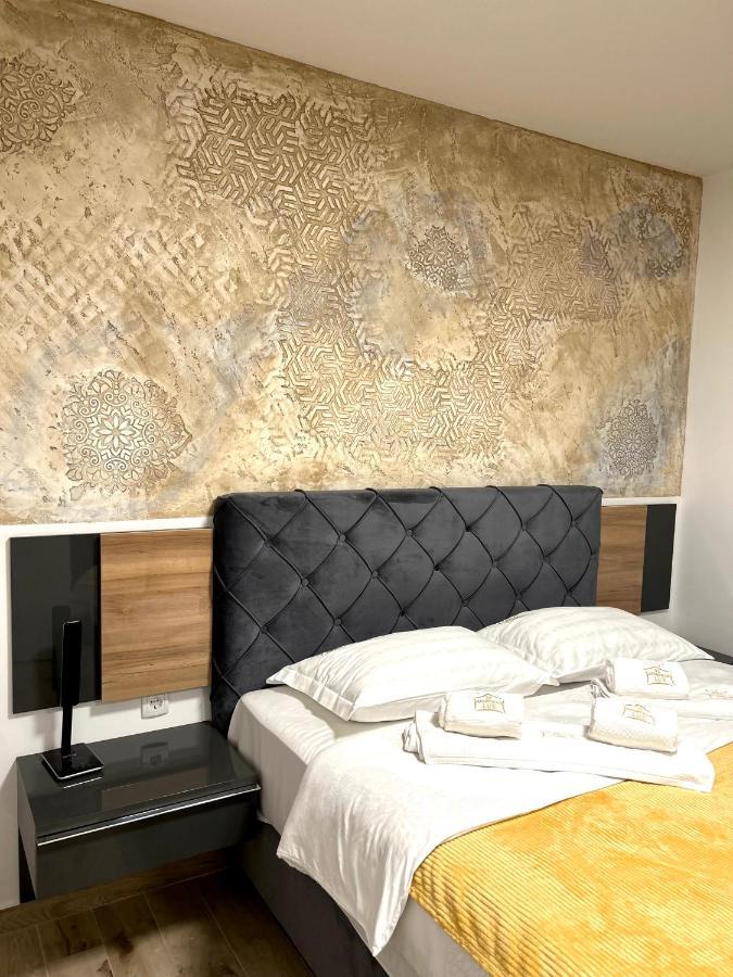 Apartman Lux-Besplatno Koriscenje Zasebne Garaze Sremska Mitrovica Eksteriør bilde