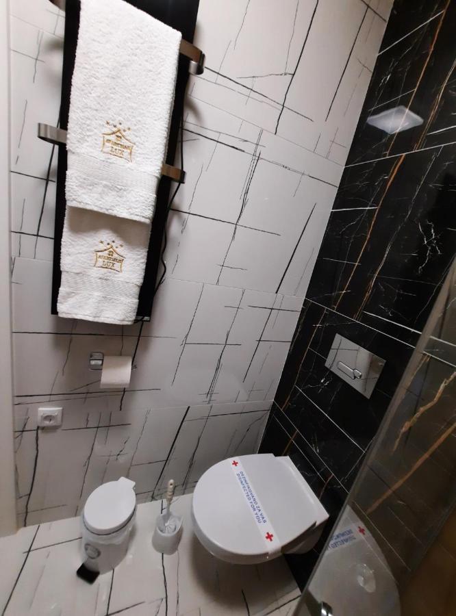 Apartman Lux-Besplatno Koriscenje Zasebne Garaze Sremska Mitrovica Eksteriør bilde